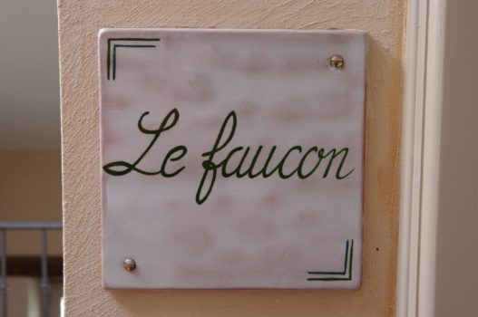 [:de]<h3>Le Faucon</h3>[:]