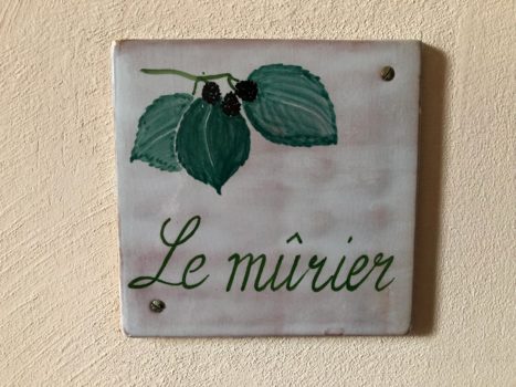 [:de]<h3>Le Mûrier</h3>[:fr]<h3>le Mûrier</h3>[:]